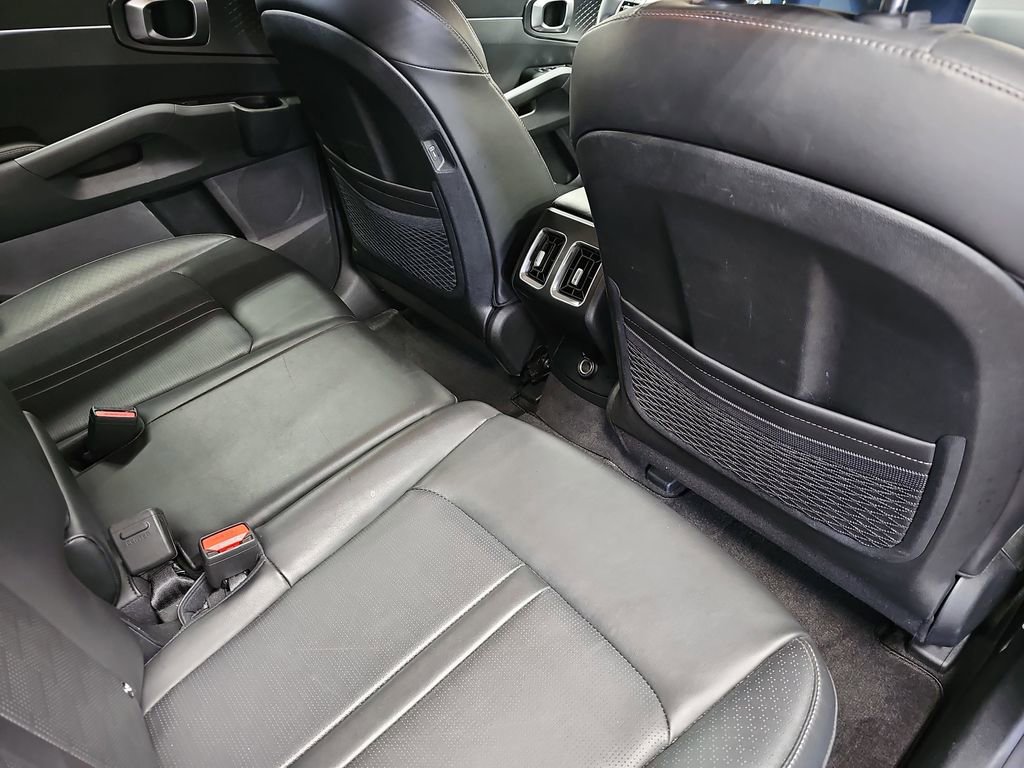 Used 2024 Kia Sorento S image 11