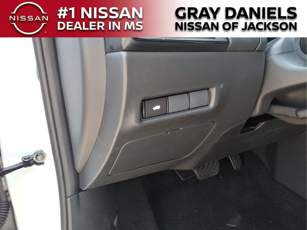New 2026 Nissan Sentra SR w/ Floor Mat Package FWD image 12