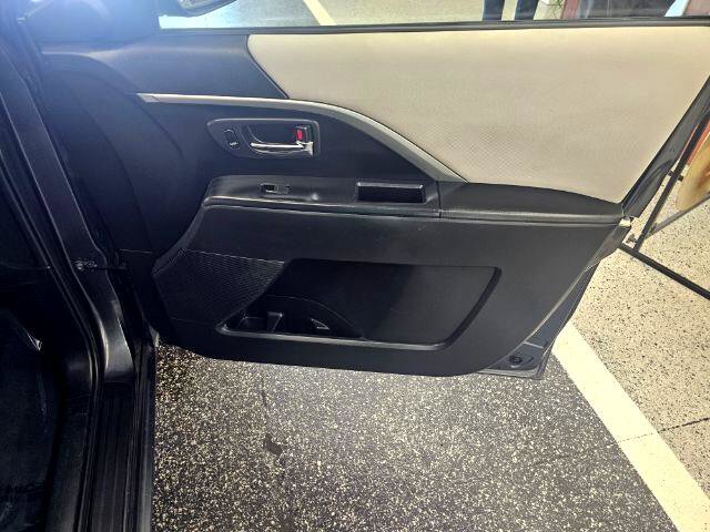 Used 2015 MAZDA MAZDA5 Sport image 25