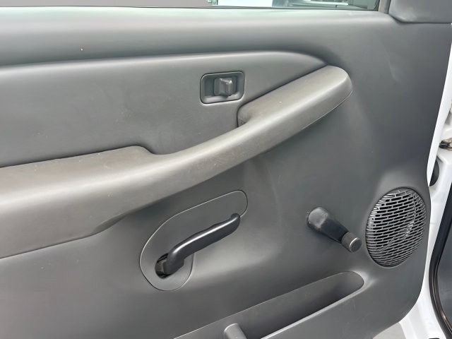 Used 2004 Chevrolet Silverado 2500 W/T RWD image 10