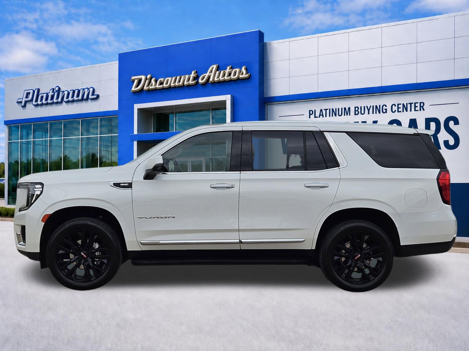 Used 2021 GMC Yukon SLT w/ SLT Premium Package RWD image 3