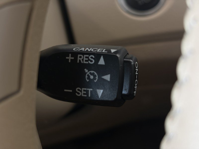 Used 2009 Toyota Avalon Limited FWD image 31
