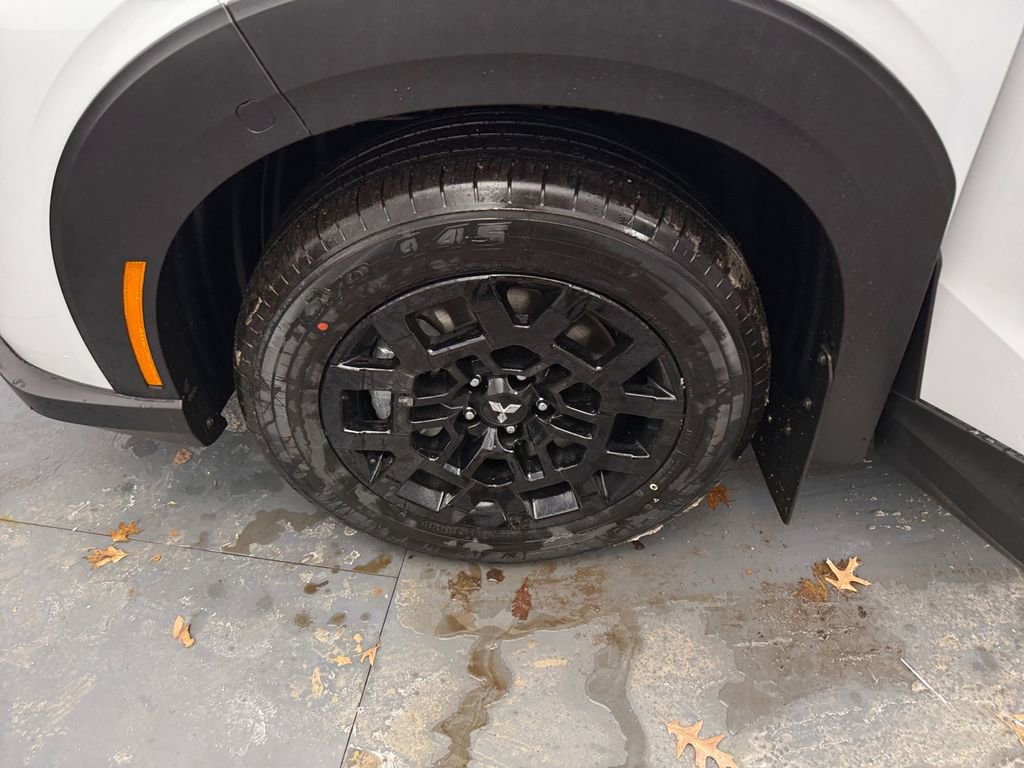 New 2026 Mitsubishi Outlander Trail Edition image 38