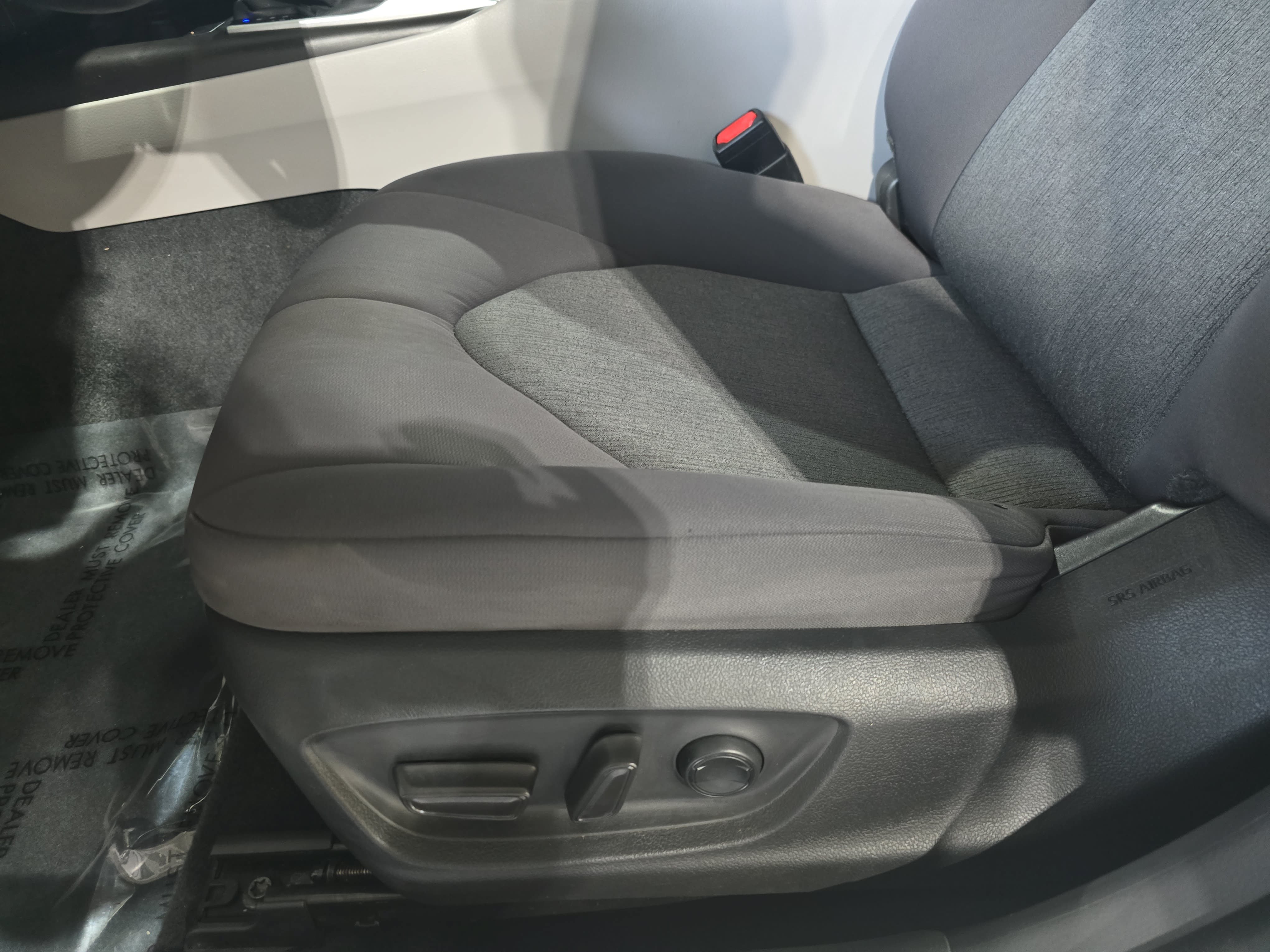 Used 2022 Toyota Camry LE FWD image 27