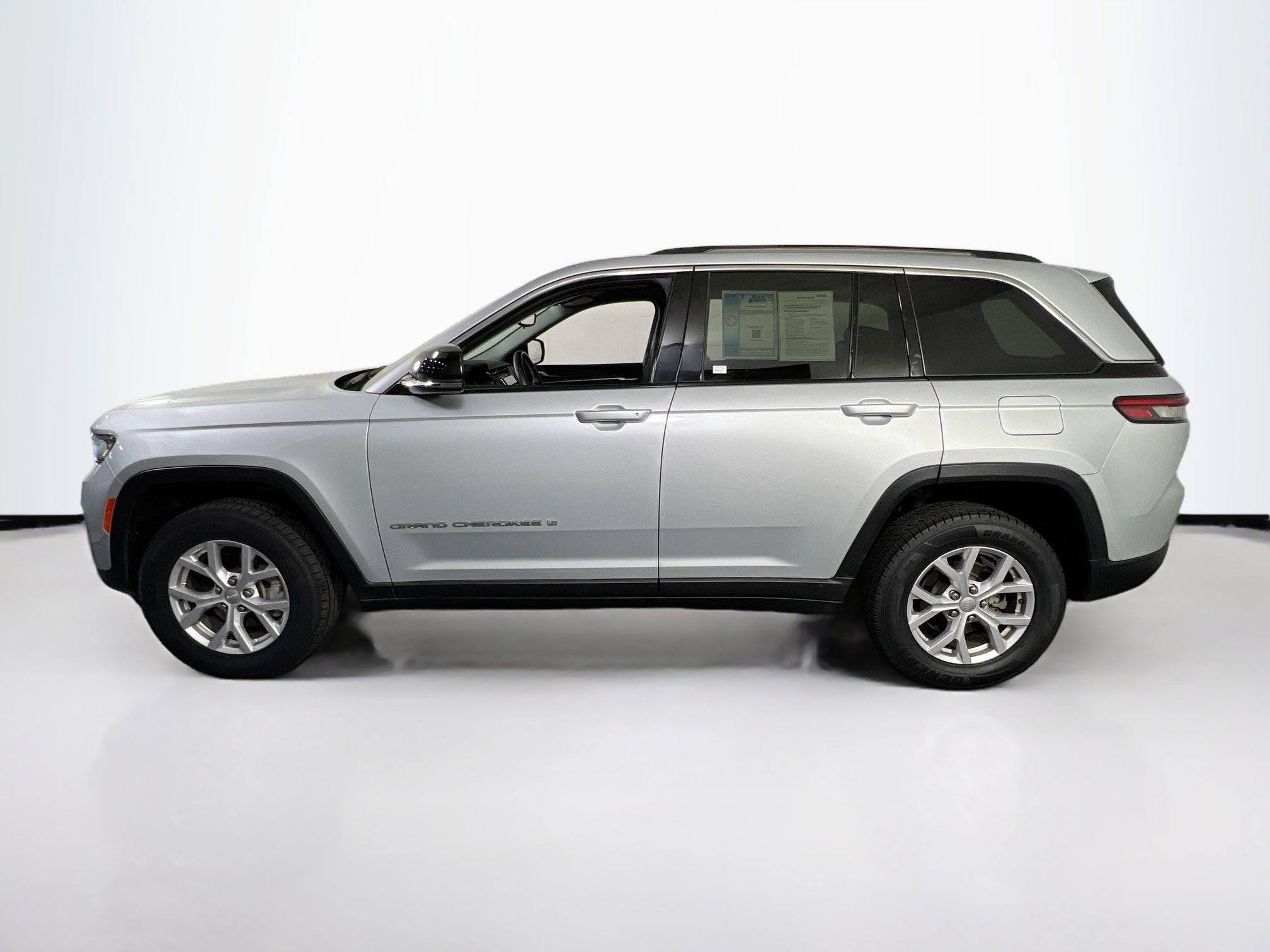 Used 2022 Jeep Grand Cherokee Limited AWD/4WD image 8