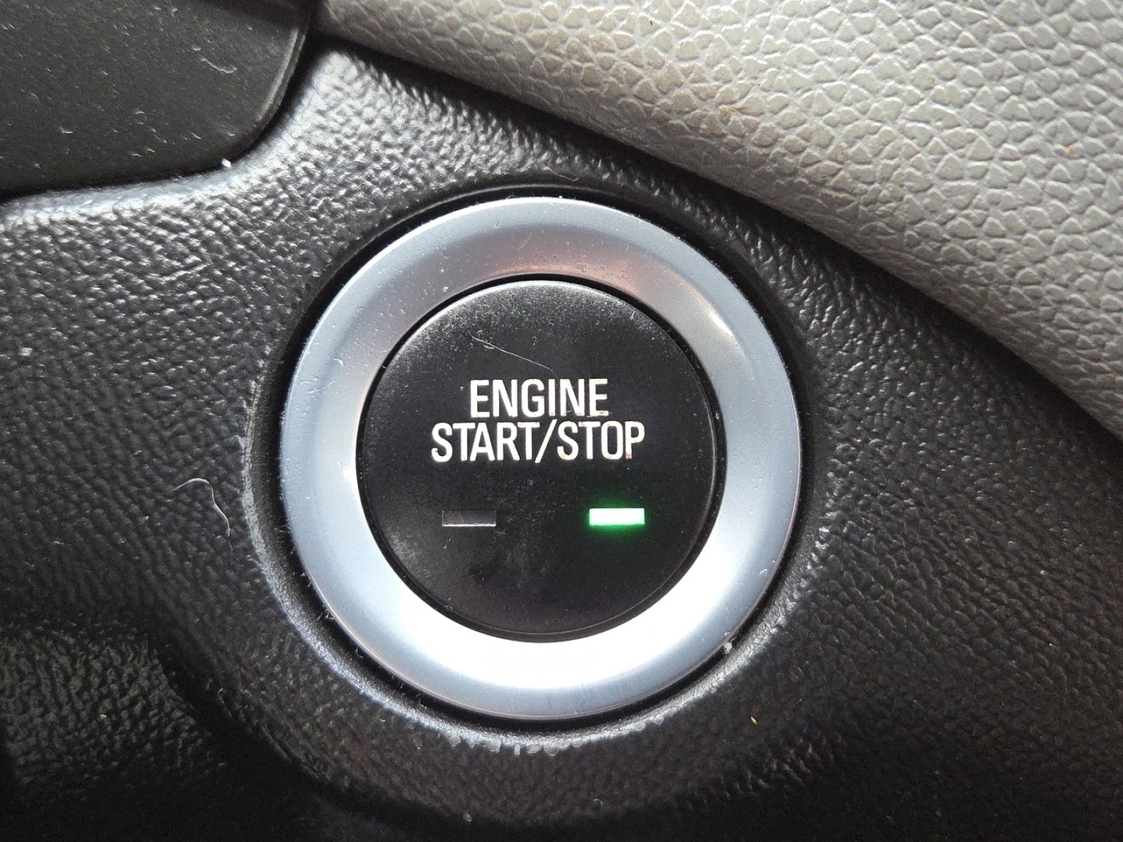 Used 2018 Chevrolet Equinox LS image 29