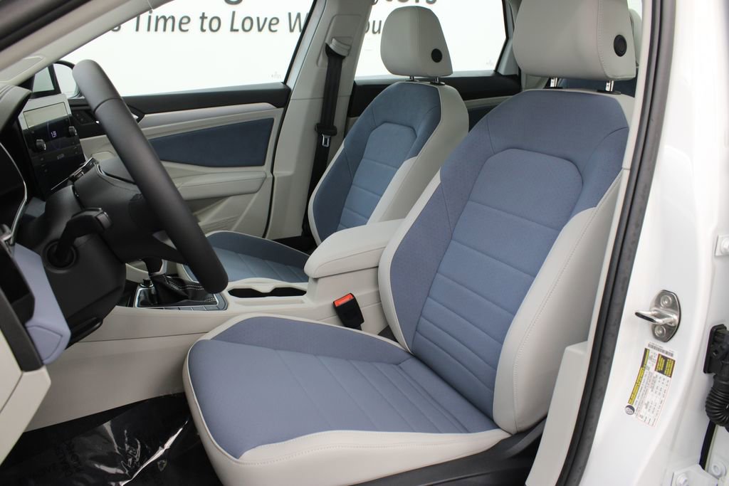 New 2026 Volkswagen Jetta SE FWD image 14