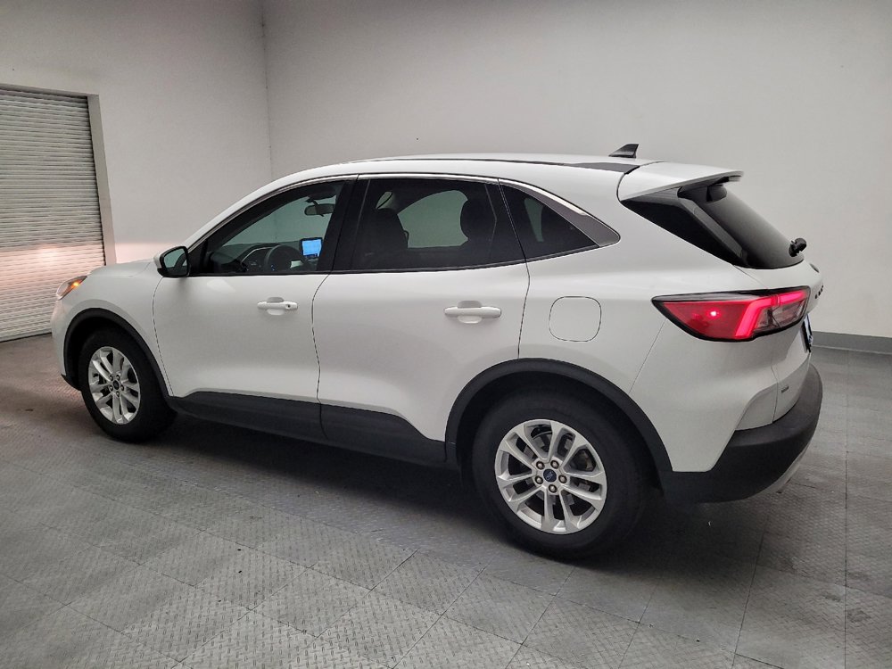 Used 2020 Ford Escape SE FWD image 3