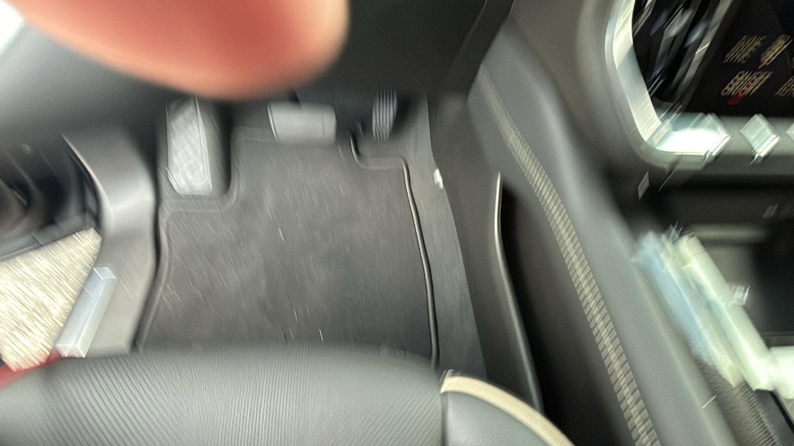 New 2026 GMC Yukon Elevation w/ LPO, Elevation Black Package image 19