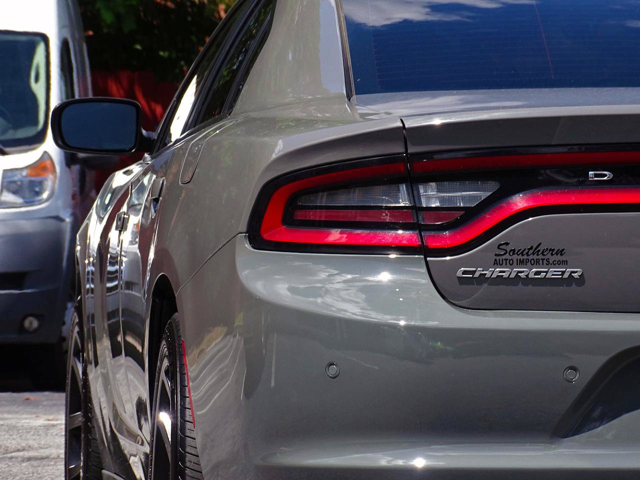 Used 2019 Dodge Charger SXT RWD image 14