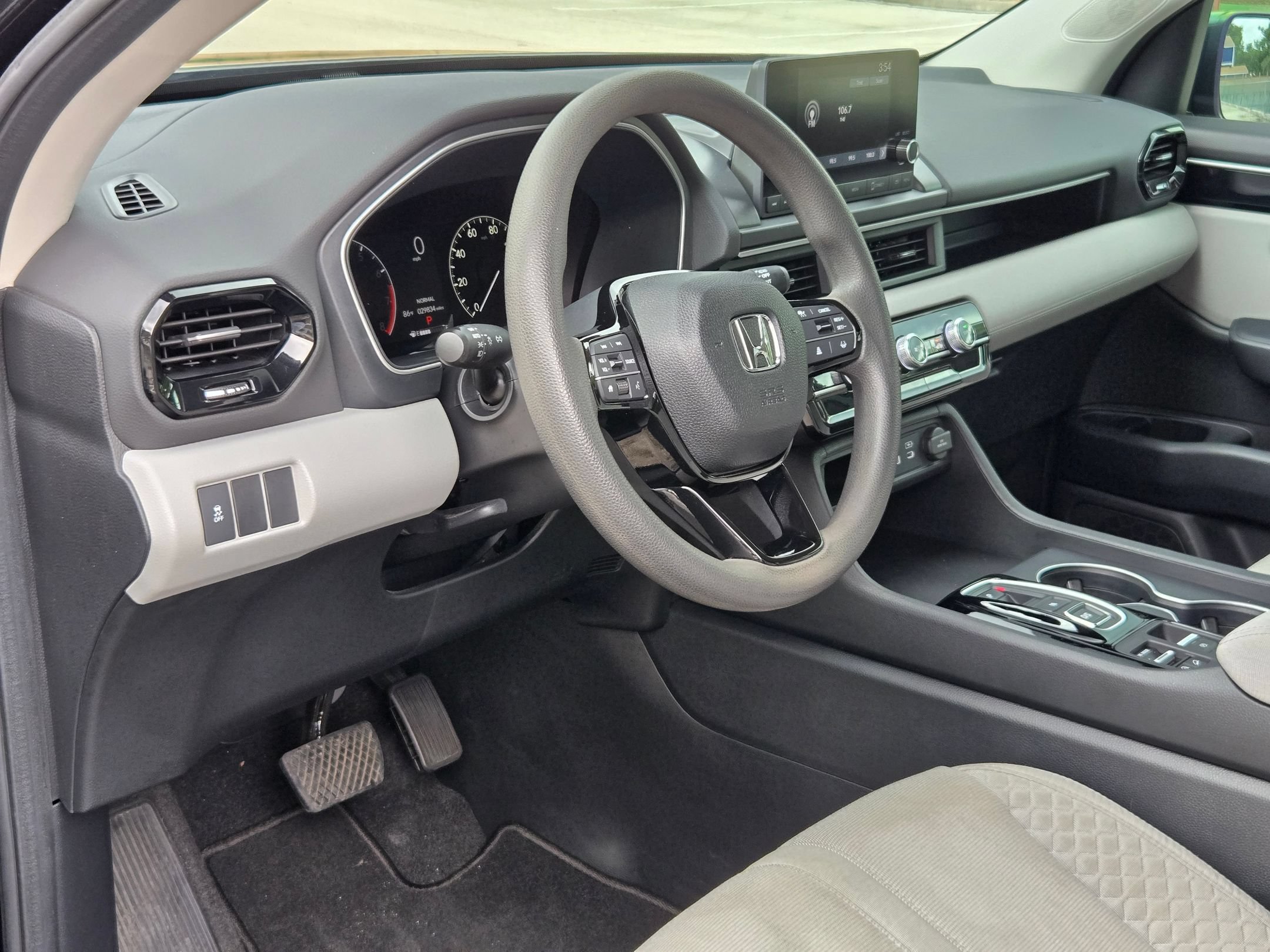 Used 2023 Honda Pilot LX image 13