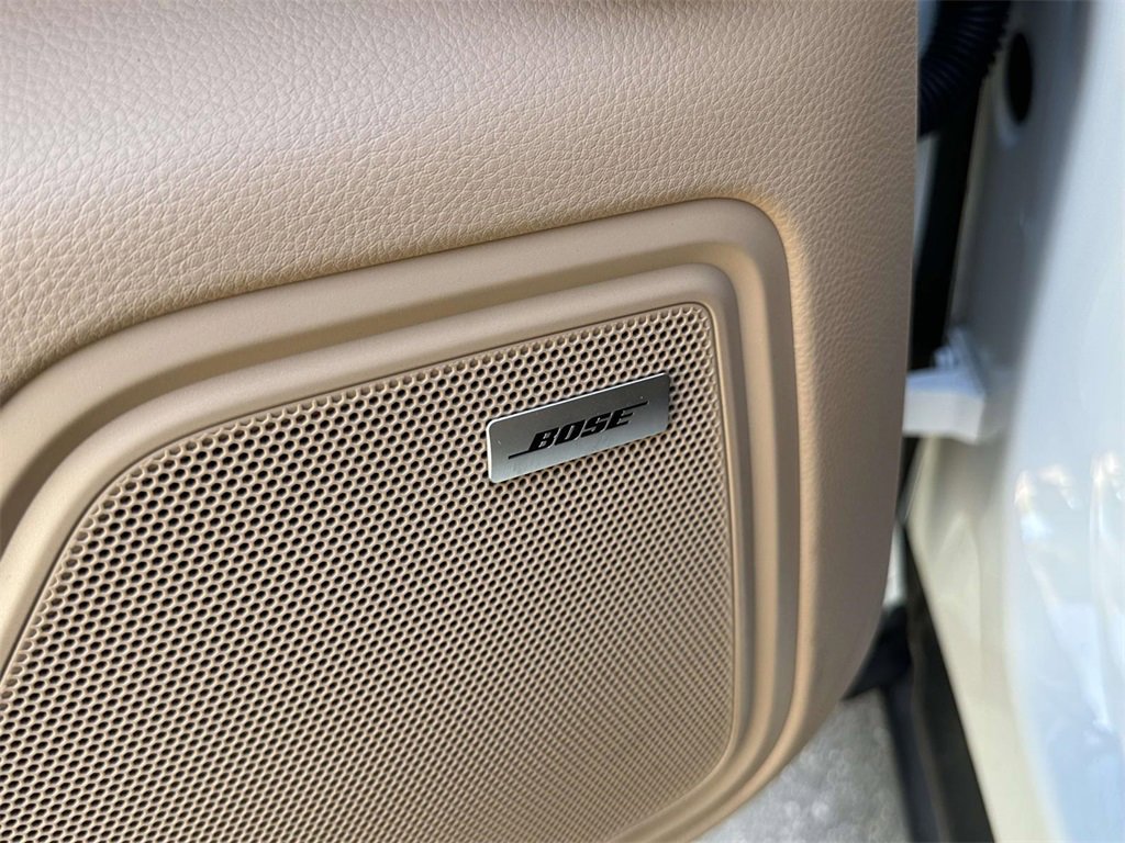Certified 2025 Porsche Macan Turbo image 18