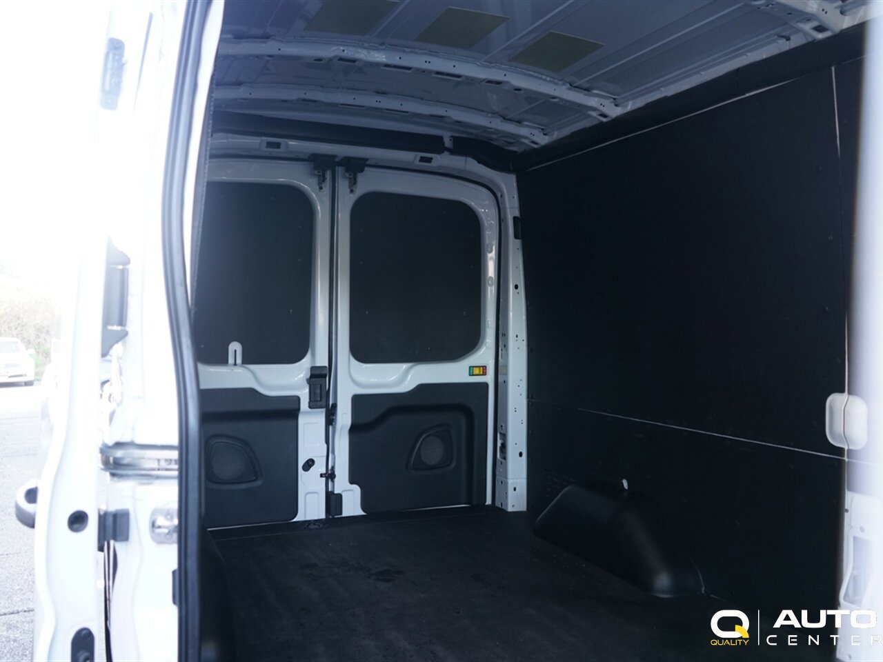 Used 2024 Ford Transit 250 148 Medium Roof w/ Load Area Protection Package image 5