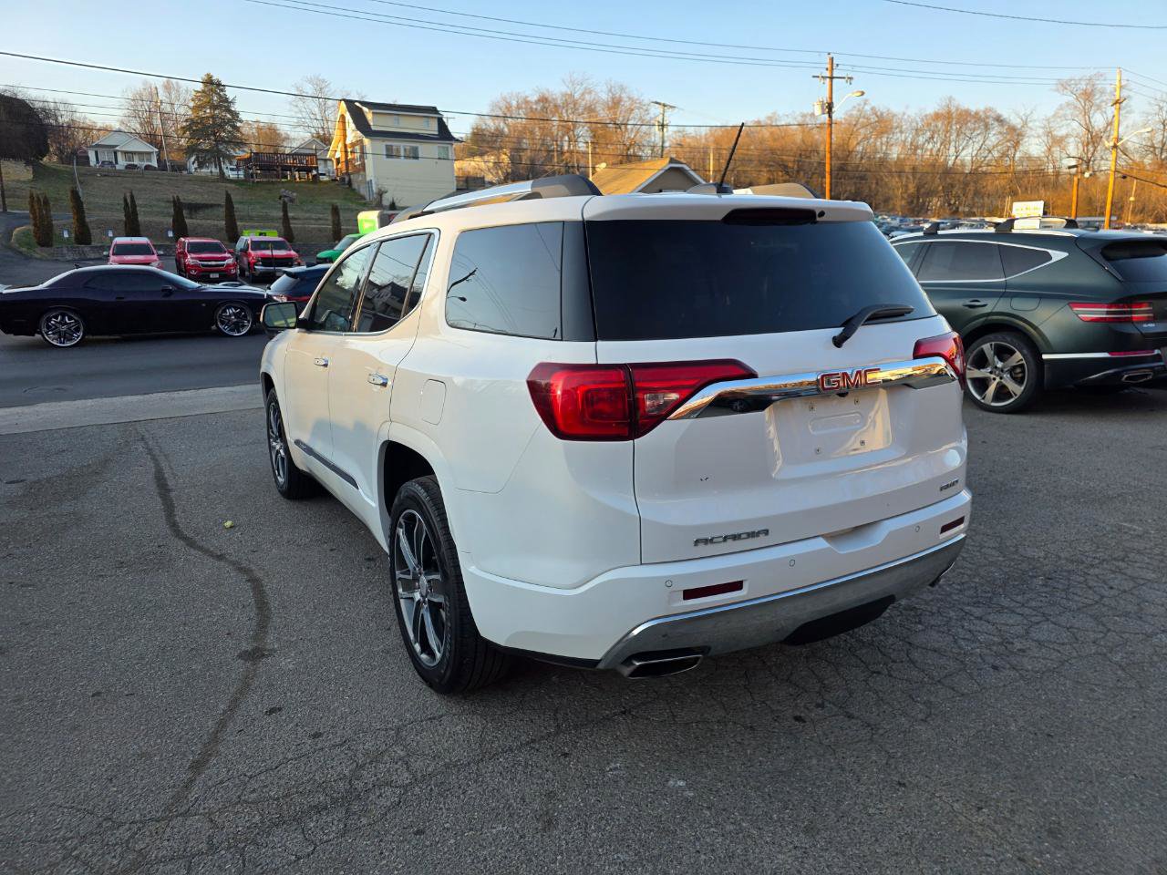 Used 2019 GMC Acadia Denali image 7