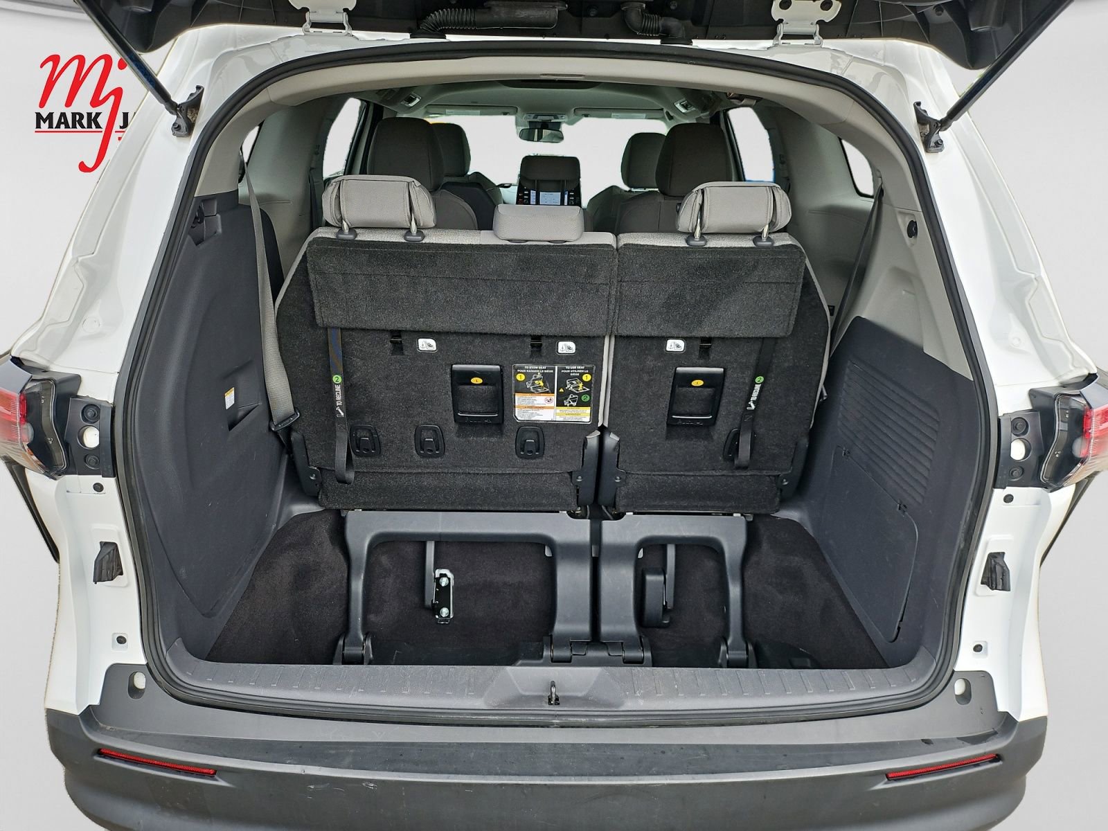 Used 2021 Toyota Sienna LE AWD/4WD image 13