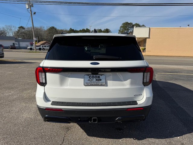 Used 2025 Ford Explorer ST-Line w/ ST-Line Street Pack image 7
