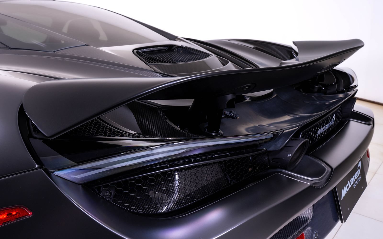 Used 2019 McLaren 720S Performance RWD image 13
