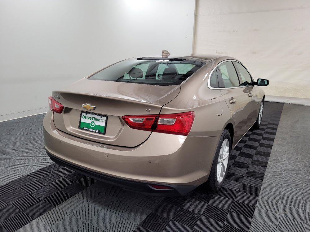 Used 2018 Chevrolet Malibu LT w/ Driver Confidence Package FWD image 9