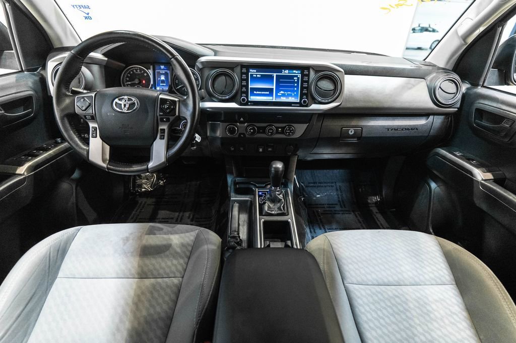 Used 2020 Toyota Tacoma SR5 w/ Technology Package AWD/4WD image 13