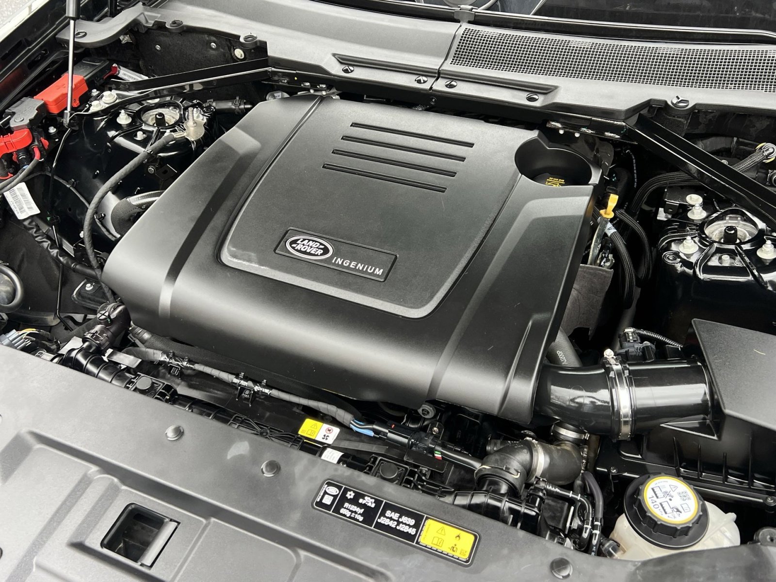 Used 2025 Land Rover Defender 110 S image 26