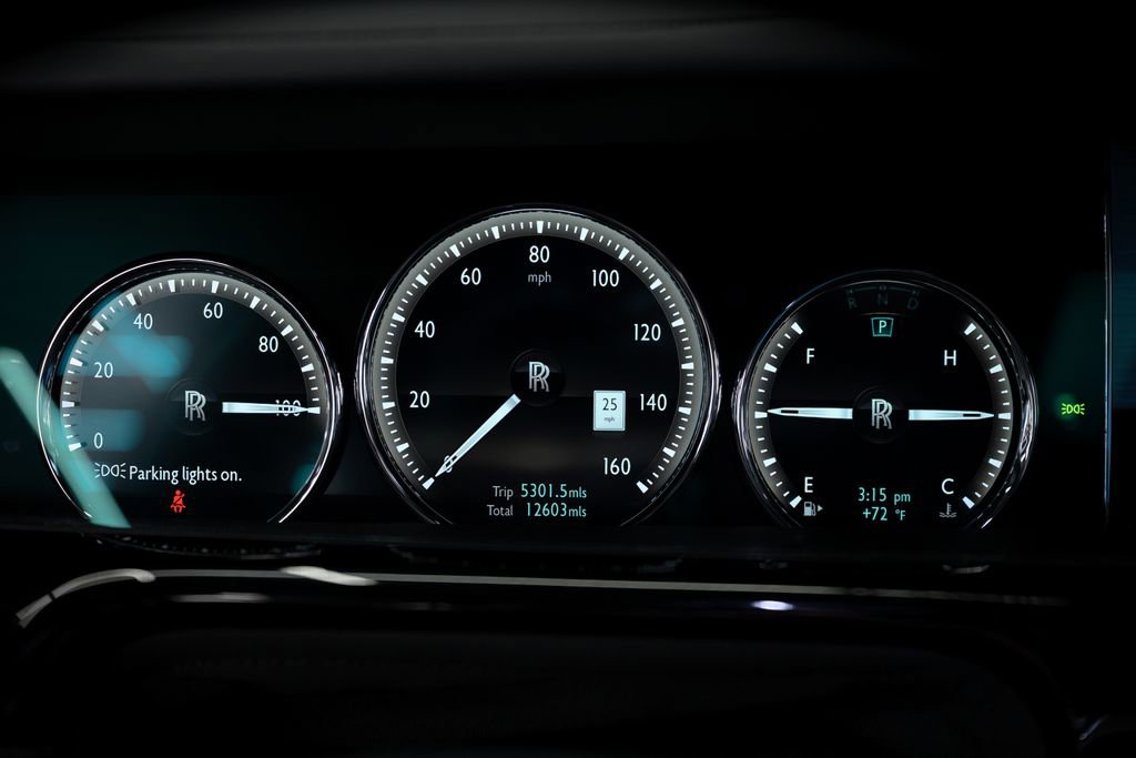 Used 2023 Rolls-Royce Phantom Sedan image 70