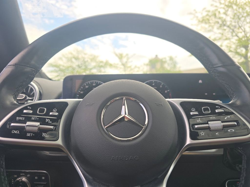 Certified 2023 Mercedes-Benz GLB 250 4MATIC w/ Premium Package image 30