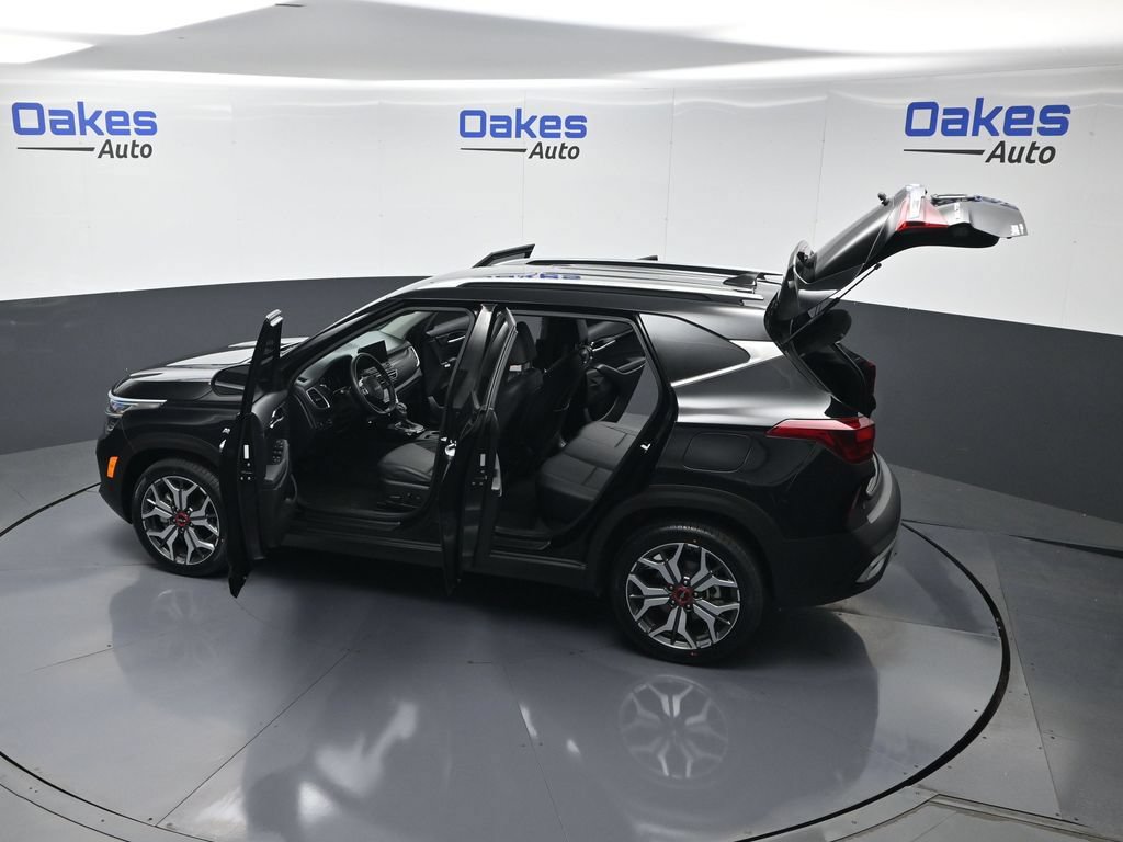 Certified 2022 Kia Seltos SX w/ Sunroof Package AWD/4WD image 62