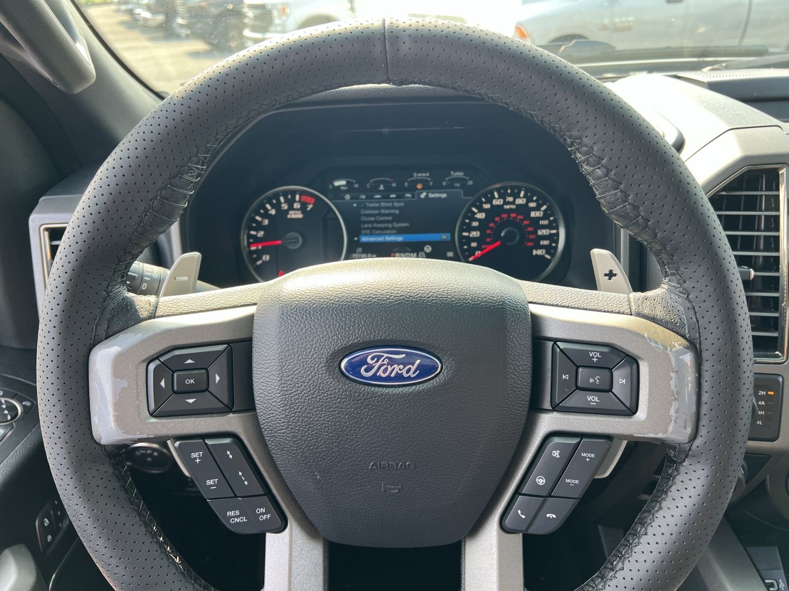 Used 2018 Ford F150 Raptor w/ Equipment Group 802A Luxury AWD/4WD image 16