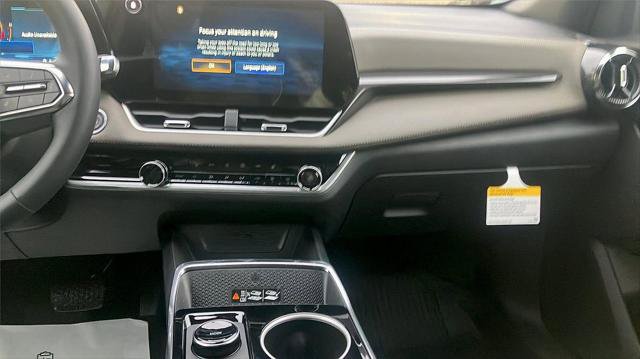 New 2026 Chevrolet Equinox LT w/ Convenience Package II AWD/4WD image 17