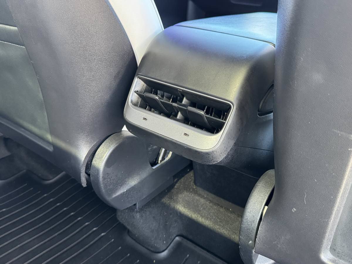 Used 2021 Tesla Model Y Long Range AWD/4WD image 21