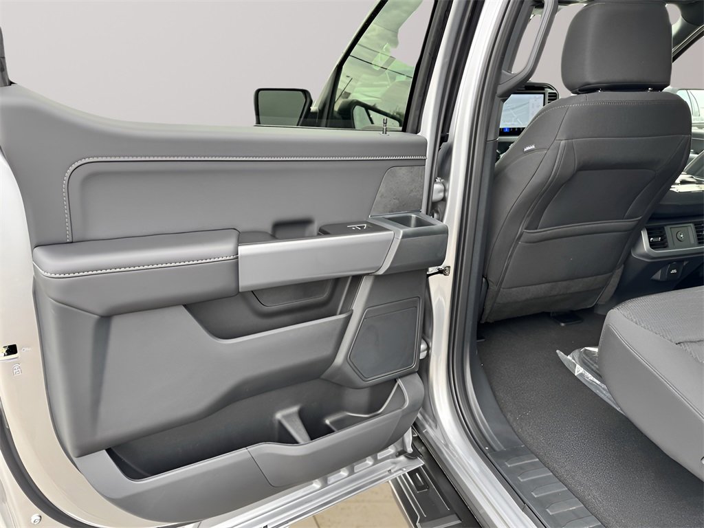 New 2025 Ford F150 XLT w/ Equipment Group 302A MID image 32