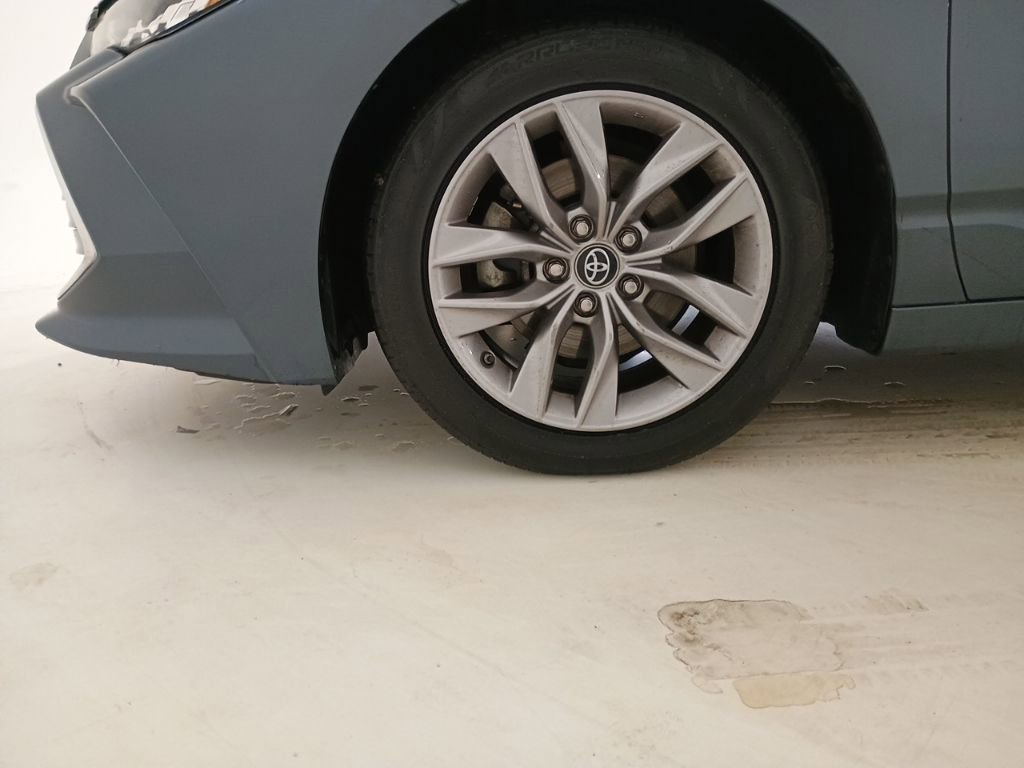 Used 2019 Toyota Avalon XLE w/ Moonroof Package image 12