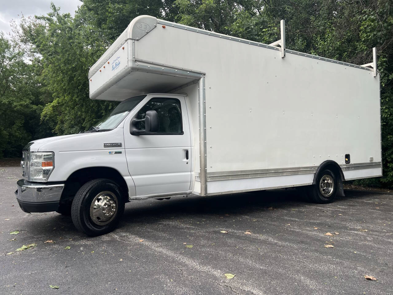 Used 2016 Ford E-350 and Econoline 350 Super Duty w/ Power Windows & Locks Group RWD image 11