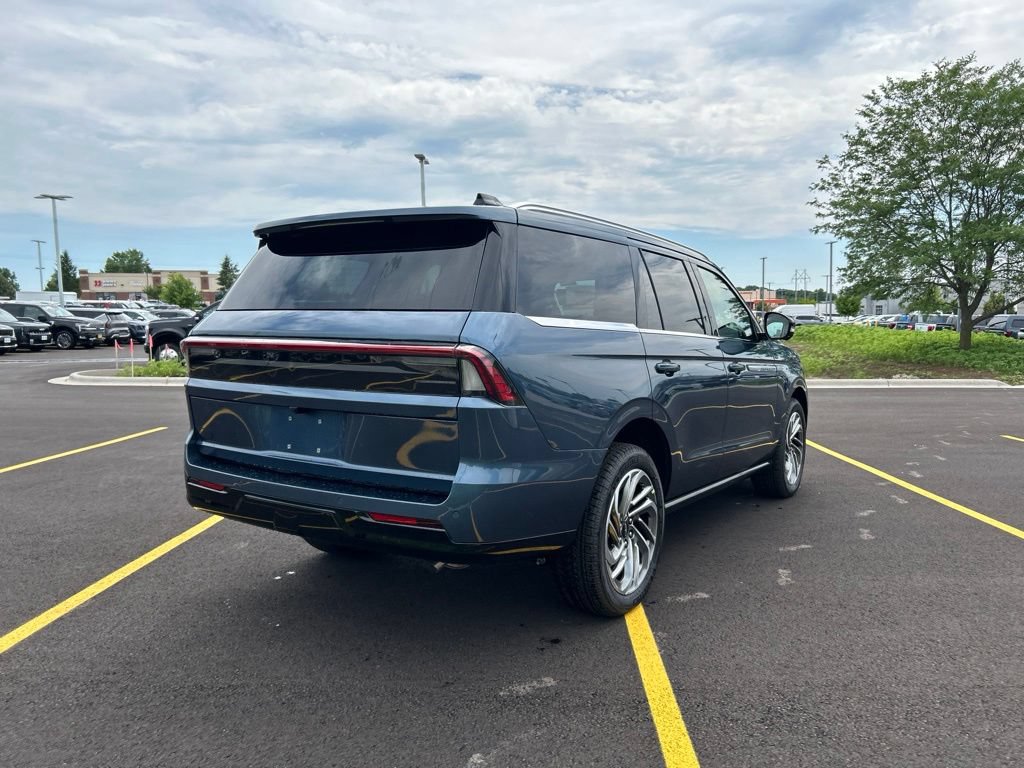 New 2027 Lincoln Navigator Reserve AWD/4WD image 6