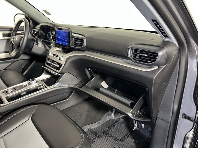 Used 2023 Ford Explorer XLT w/ XLT Sport Appearance Package image 33