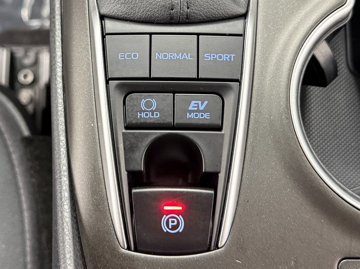 Used 2022 Toyota Camry LE FWD image 23