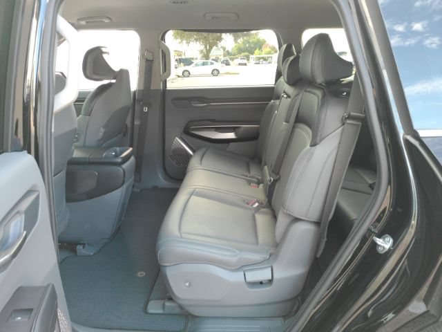Used 2024 Kia EV9 Light RWD image 17