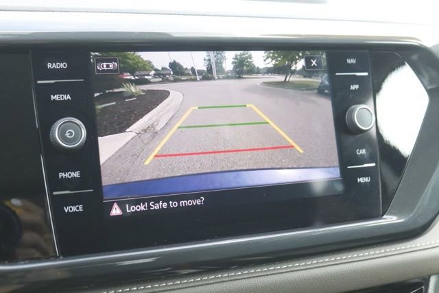 Used 2024 Volkswagen Taos SEL image 26