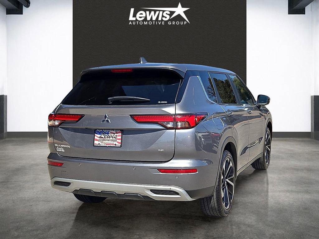 Used 2024 Mitsubishi Outlander SE image 4