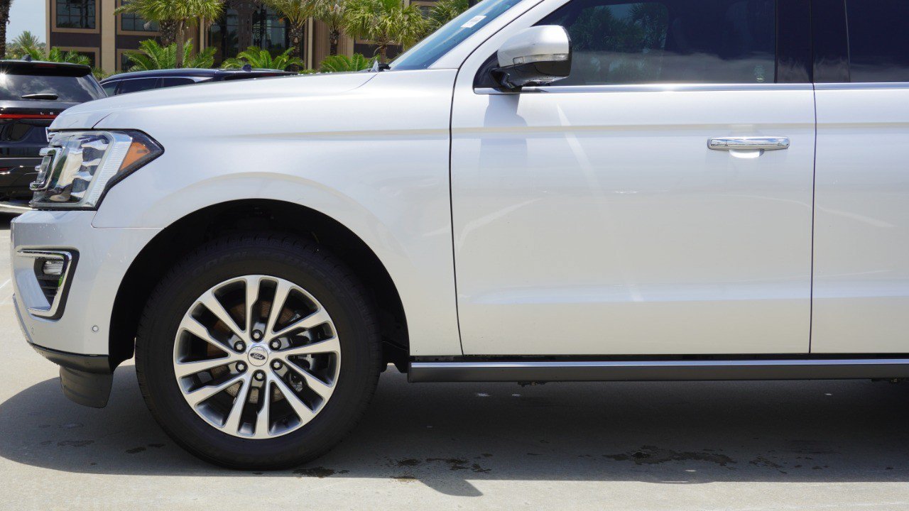 Used 2018 Ford Expedition Limited w/ Equipment Group 301A RWD image 10