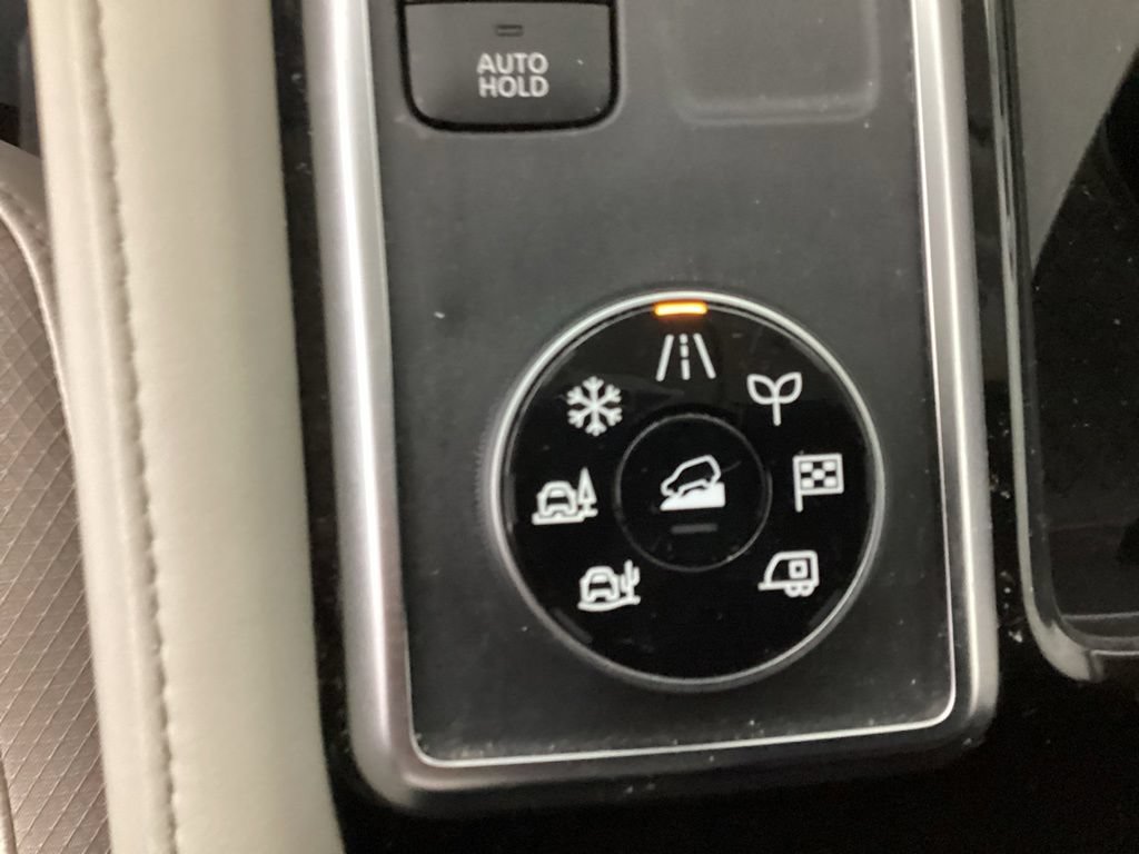 Used 2022 Nissan Pathfinder SL AWD/4WD image 28