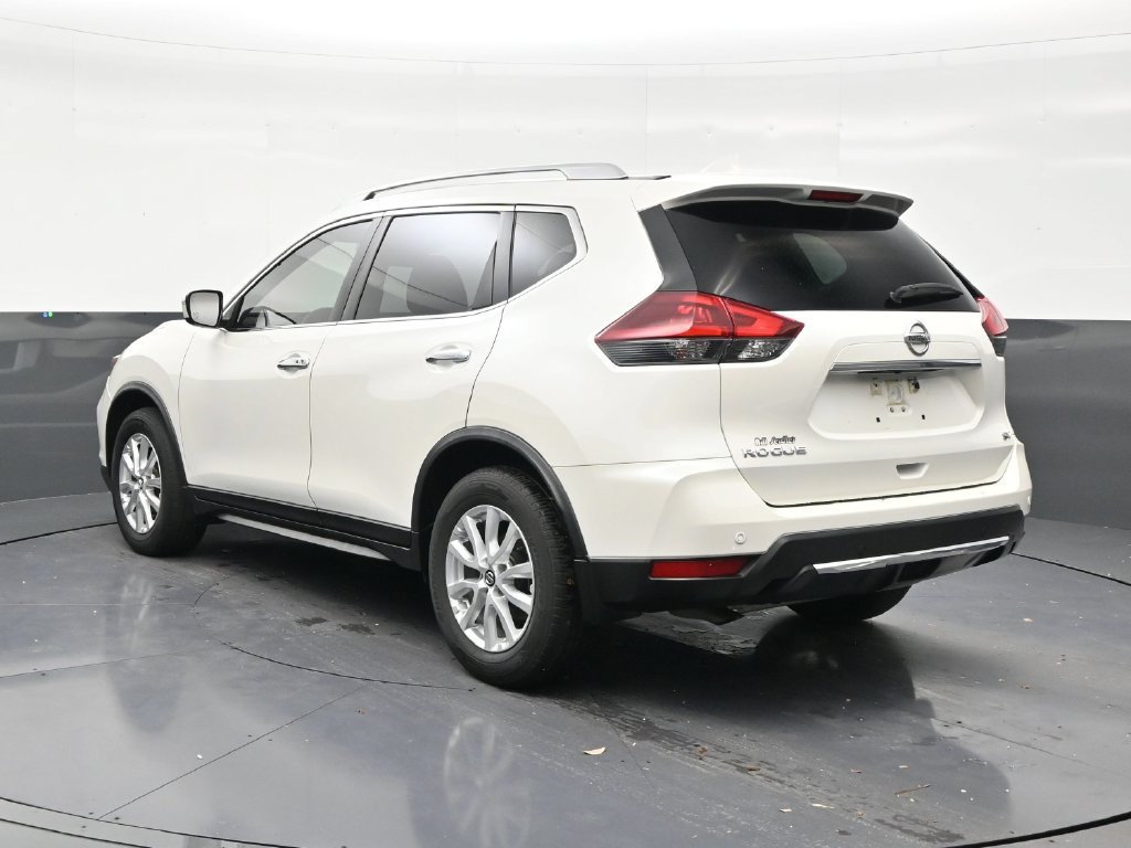 Used 2020 Nissan Rogue SV FWD image 3