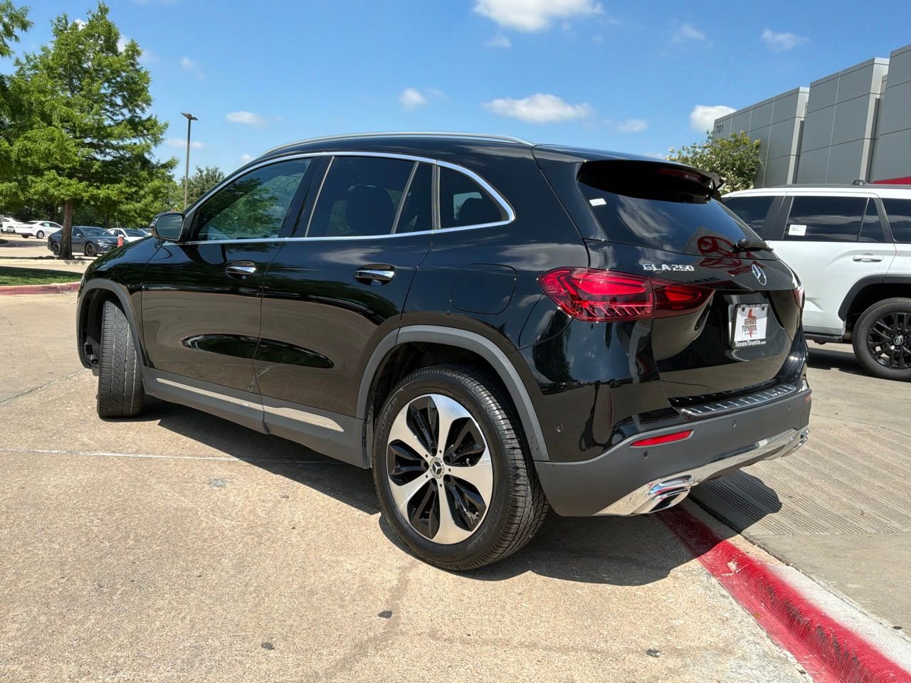 Used 2025 Mercedes-Benz GLA 250 image 7