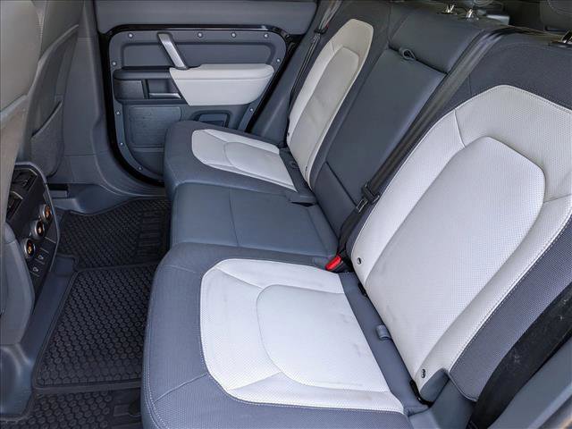 Used 2024 Land Rover Defender 110 X-Dynamic SE image 17