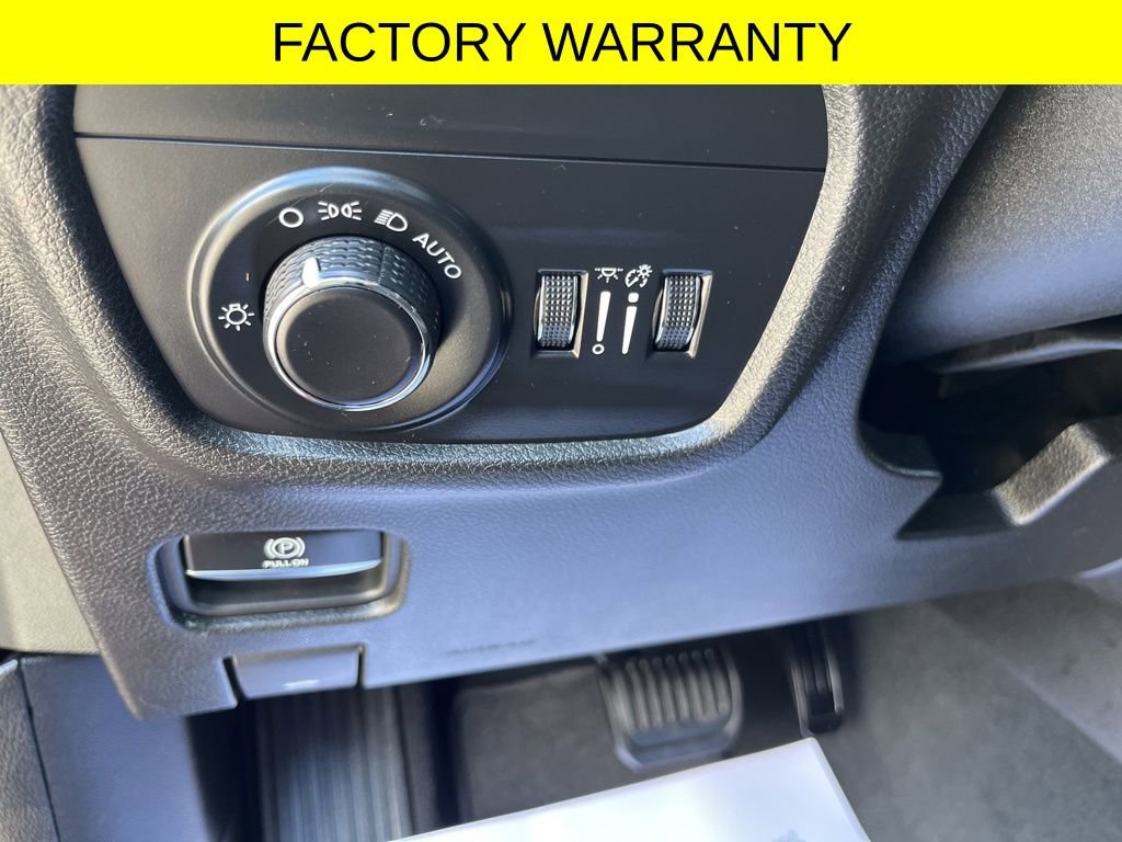 Used 2024 Jeep Grand Cherokee Laredo w/ Trailer Tow Package AWD/4WD image 21