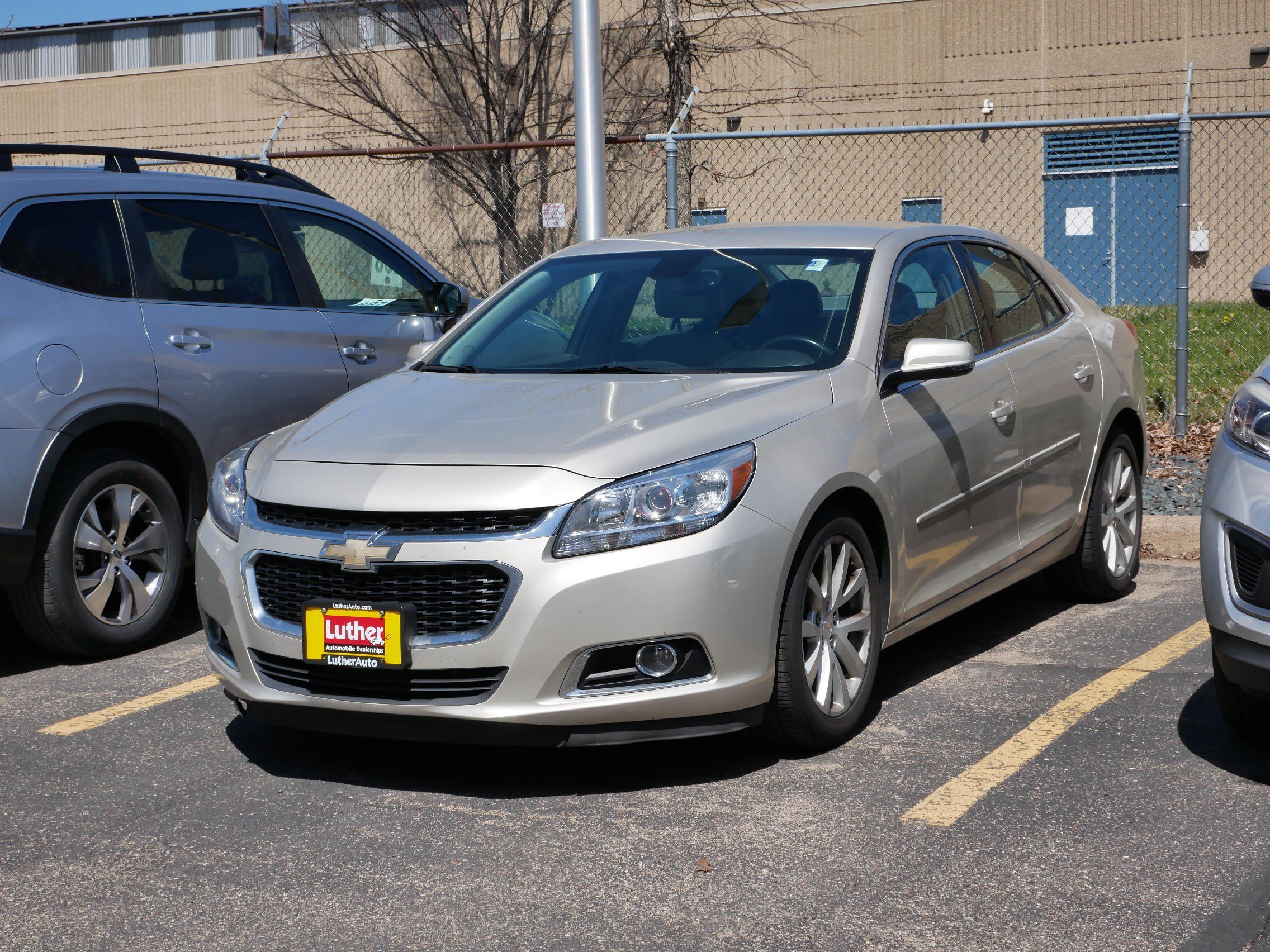 Used 2015 Chevrolet Malibu LT FWD image 3