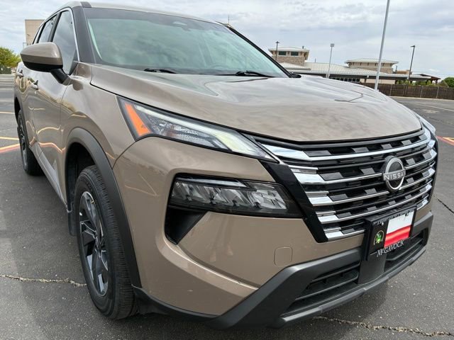 Certified 2024 Nissan Rogue SV FWD image 8