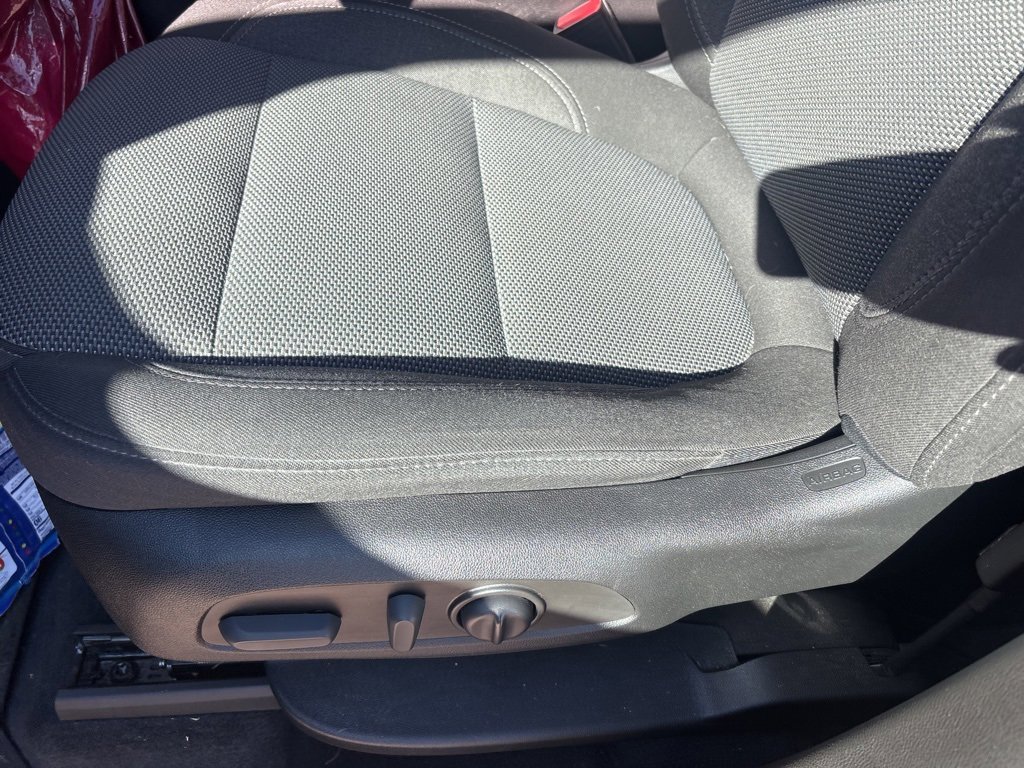 Used 2023 Chevrolet Traverse LT image 10