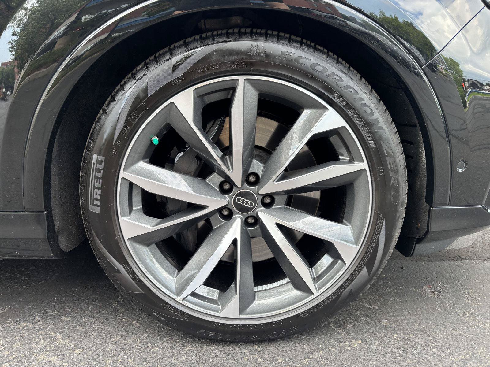 Used 2023 Audi SQ7 Prestige AWD/4WD image 7