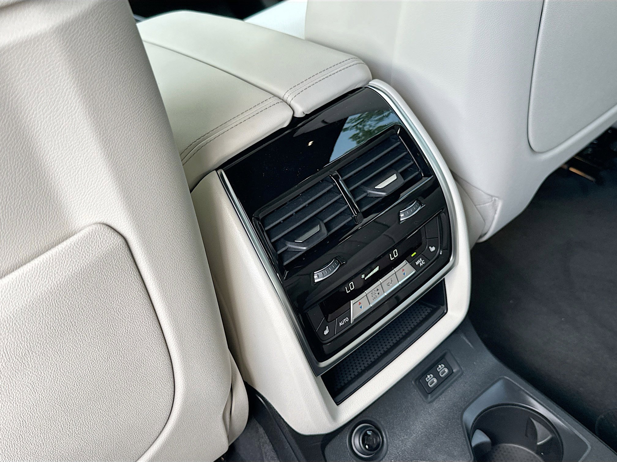 New 2026 BMW X7 M60i image 21